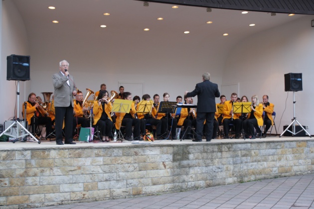 16.05.2012: Kurkonzert Parkbühne Mai Die besonderen Kurkonzerte auf der Parkbühne im Kurpark Bad Klosterlausnitz....